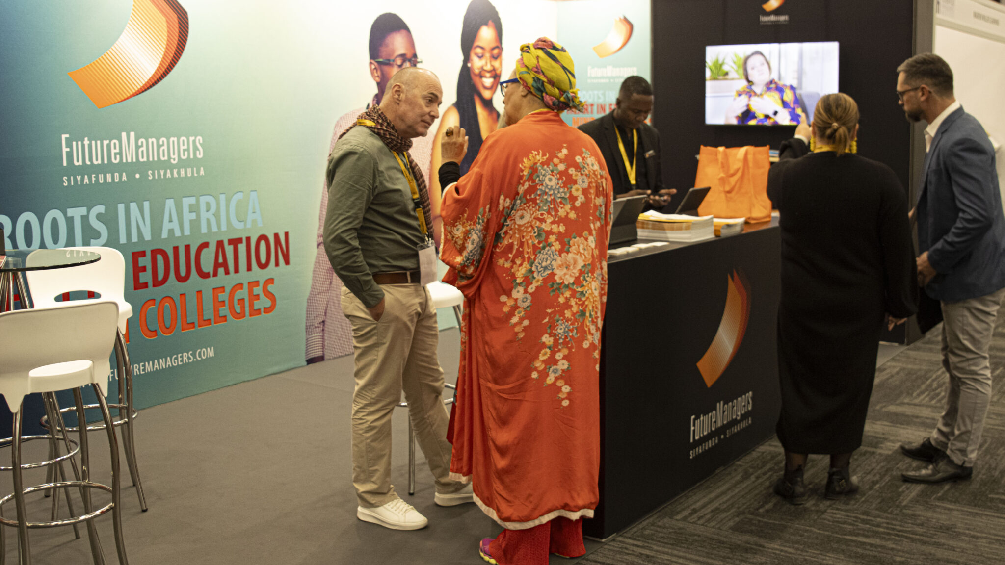 CANON_Canon EOS 2000D_2036352-2098830_027