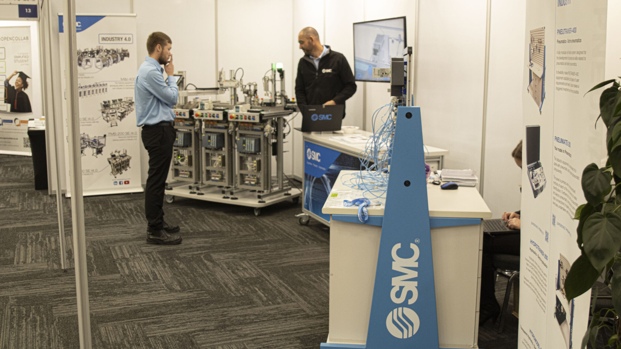 CANON_Canon EOS 2000D_2187072-2252162_029